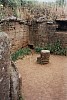 28-05-98 - Populonia - necropole - tomba dell'ariballo pi.jpg